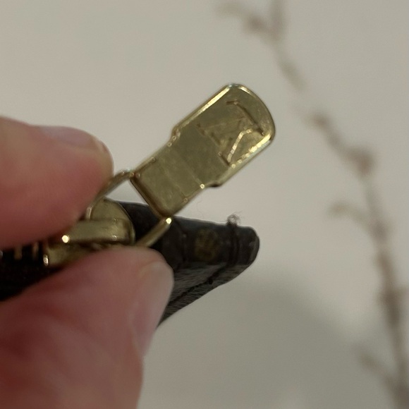 Louis Vuitton Wristlet Like NEW - Picture 11 of 14